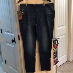 Rock and Republic Fever pull-on mid rise legging